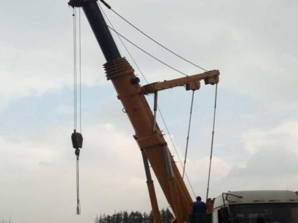崇川区吊车租赁电话_山口正规吊车公司出租各种吊车